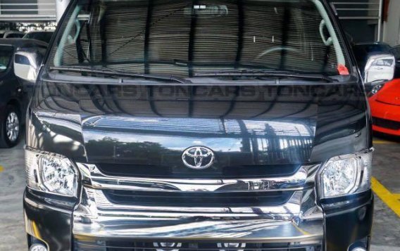 Selling Toyota Hiace 2017 in Manila-8