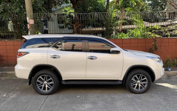 Pearl White Toyota Fortuner 2018 for sale in Pasig-3