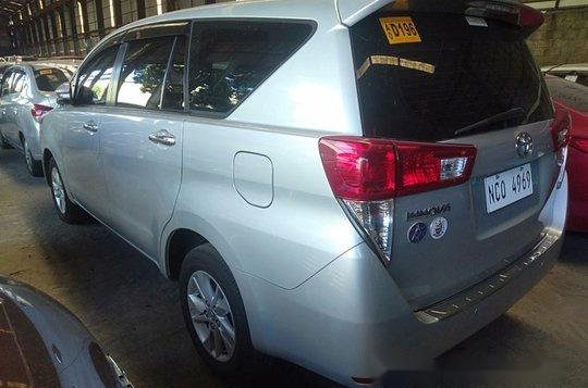 Selling Silver Toyota Innova 2017 in Quezon City-3