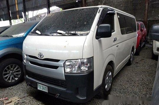 Selling White Toyota Hiace 2016 in Quezon City-2