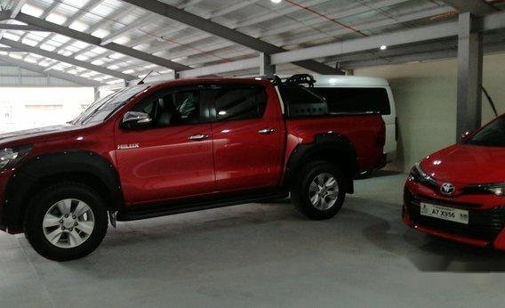 Selling Red Toyota Hilux 2017 in Makati-2