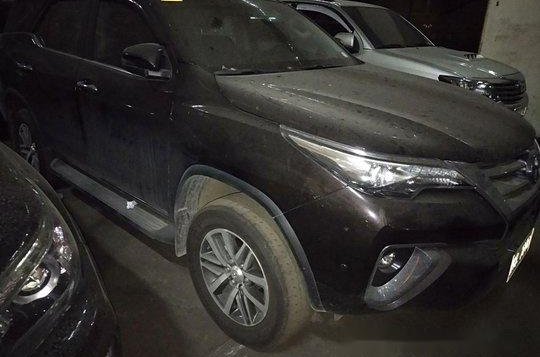 Brown Toyota Fortuner 2018 for sale in Quezon City-2