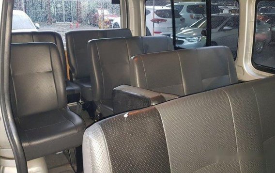 Selling Silver Toyota Hiace 2014 in Pasig-6