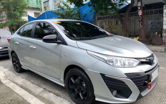 Selling Silver Toyota Vios 2019 in Quezon City-3