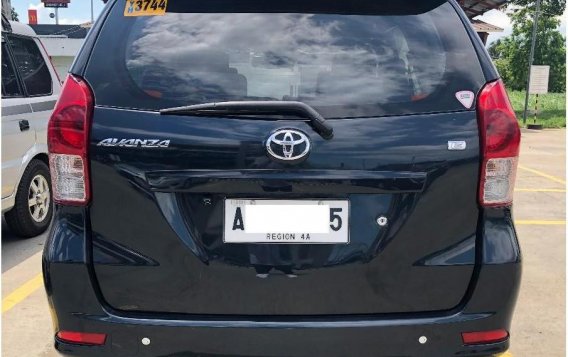 Selling Toyota Avanza 2015 in Manila-3