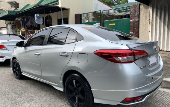 Selling Silver Toyota Vios 2019 in Quezon City-2