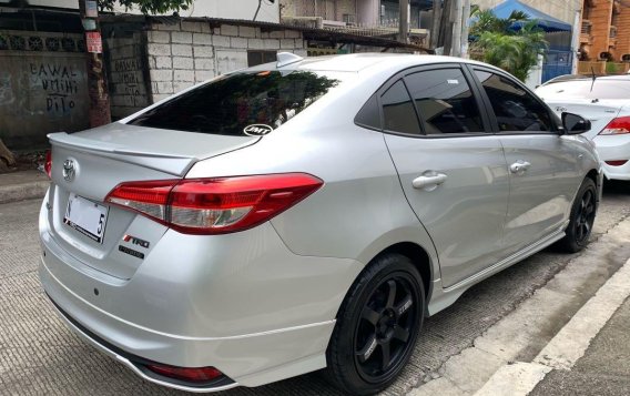 Selling Silver Toyota Vios 2019 in Quezon City-4