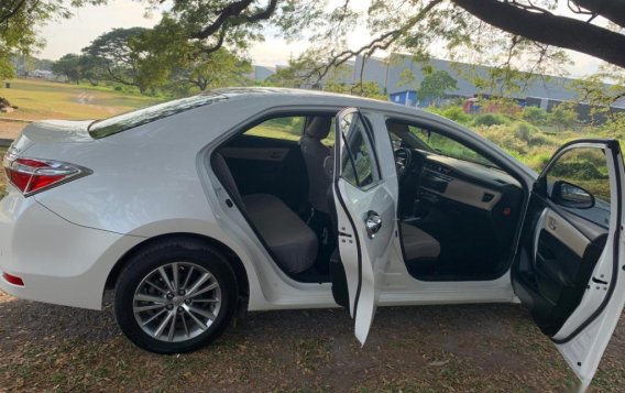 Pearl White Toyota Corolla Altis 2014 for sale in Angeles-4