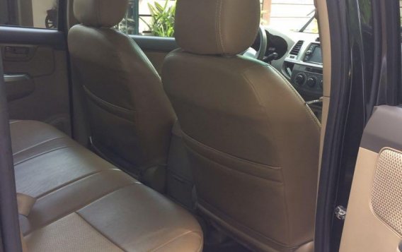 Toyota Hilux 2013 for sale in Quezon City-3
