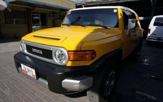 Selling Yellow Toyota Fj Cruiser 2016 in Pasig-1