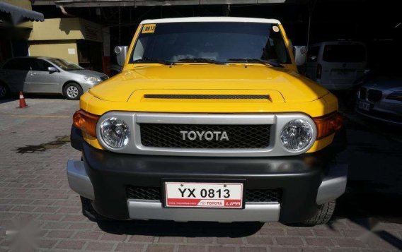 Selling Yellow Toyota Fj Cruiser 2016 in Pasig