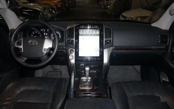 Sell Black 2015 Toyota Land Cruiser in Pasig-5