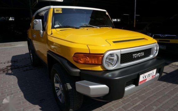 Selling Yellow Toyota Fj Cruiser 2016 in Pasig-2