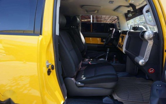 Selling Yellow Toyota Fj Cruiser 2016 in Pasig-8