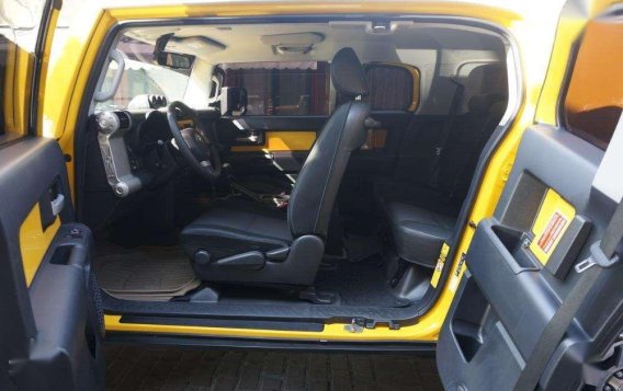 Selling Yellow Toyota Fj Cruiser 2016 in Pasig-7