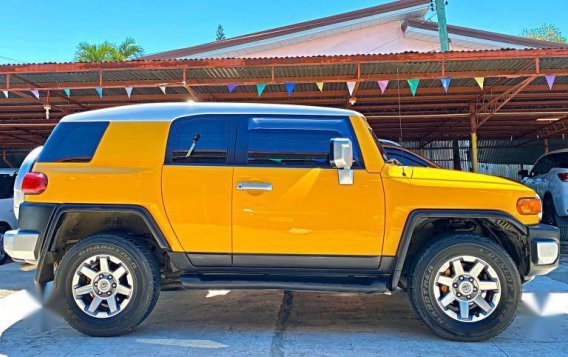 Yellow Toyota Fj Cruiser 2019 for sale in Mandaue-2