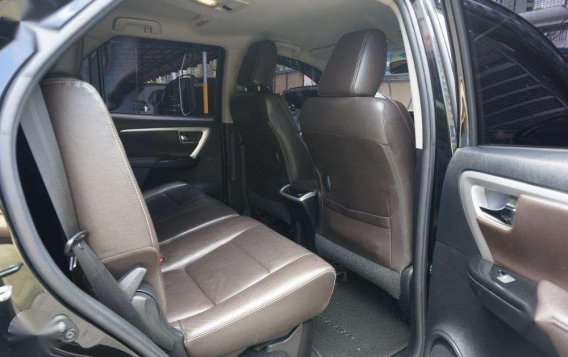 Black Toyota Fortuner 2017 for sale in Automatic-8