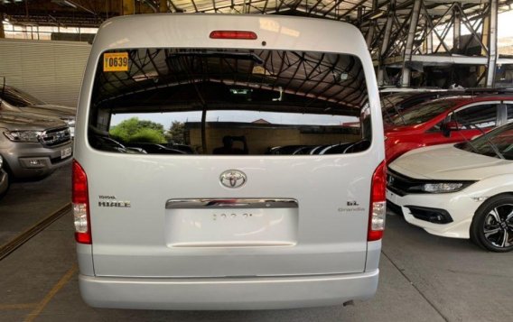 Pearlwhite Toyota Grandia 2017 for sale in Manual-4