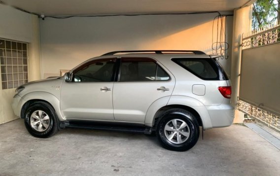 Selling Silver Toyota Fortuner 2008 in Taguig-2