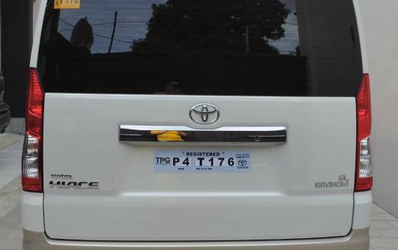 Selling Pearlwhite Toyota Grandia 2020 in Navotas-2