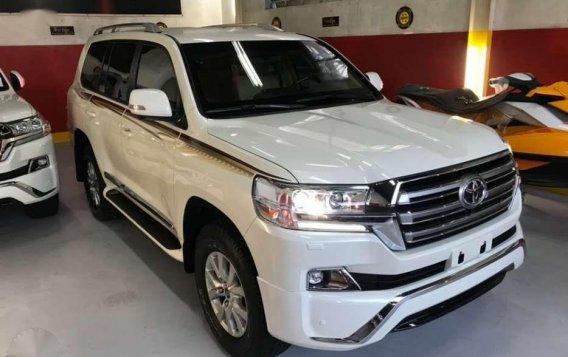 Sell 2019 Toyota Land Cruiser in Pasig-2