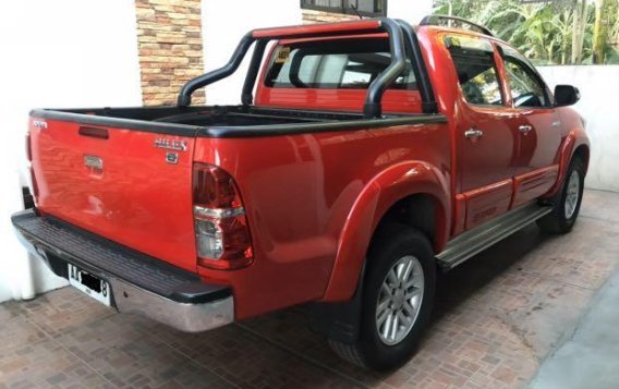 Red Toyota Hilux 2014 for sale in Automatic-1