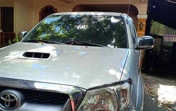Sell Silver 2011 Toyota Hilux in Legazpi-1