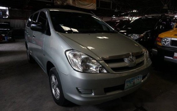 Selling Silver Toyota Innova 2008 in Makati-1