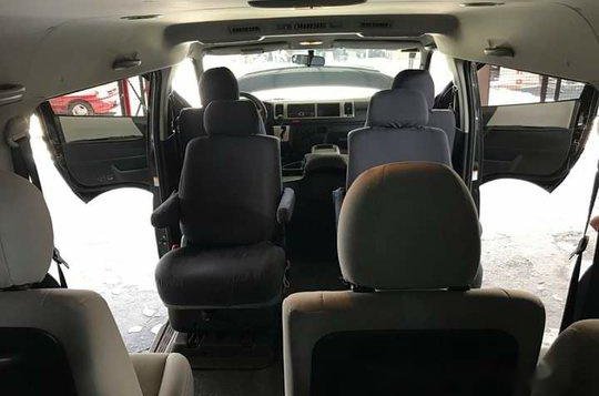 Selling Black Toyota Hiace 2015 in Quezon City-6