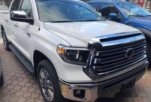 Selling White Toyota Tundra 2020 in Quezon City