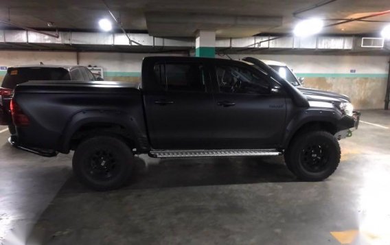 Sell Black 2017 Toyota Hilux in Manila-2