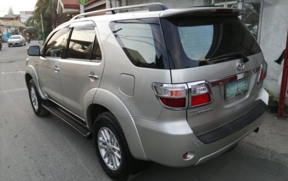 Silver Toyota Fortuner 2018 for sale in Manila-3