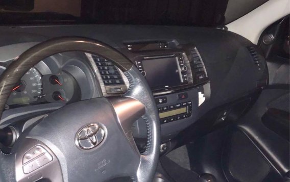 Selling Silver Toyota Fortuner 2015 in Manila-6