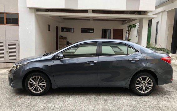 Sell Grey 2015 Toyota Corolla altis in Manila-1