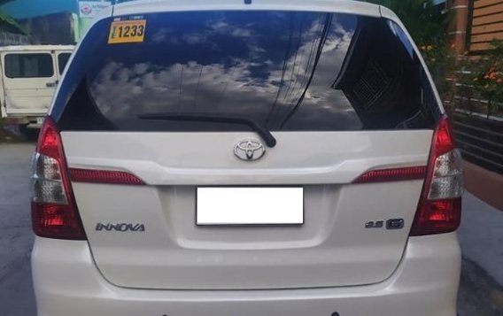 White Toyota Innova 2014 for sale in Angeles-2