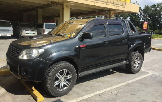 Sell Black 2011 Toyota Hilux in Angeles-4