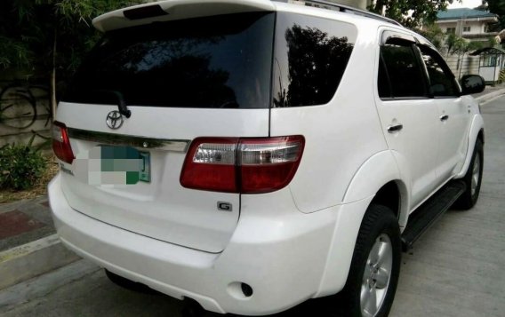 Selling White  Toyota Fortuner 2010 in Famy-3