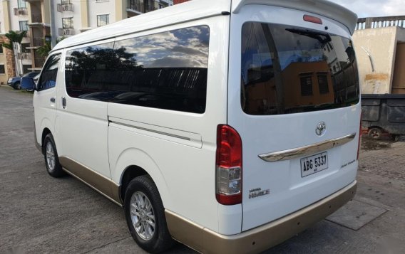 Sell Pearl White 2016 Toyota Hiace in Pasig-3