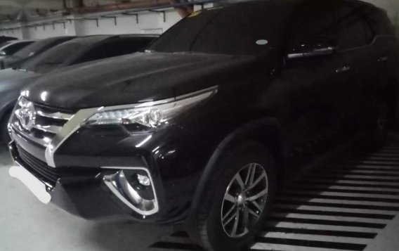 Selling Black Toyota Fortuner 2019 in Cebu City-1