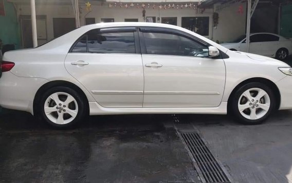 Sell Pearl White 2013 Toyota Corolla altis in Aguinaldo-2