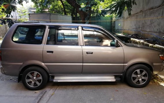 Sell Grey 2000 Toyota Revo in Antipolo