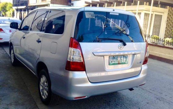 Silver Toyota Innova 2013 for sale in Manual-5