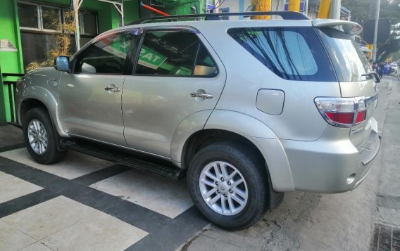 Silver Toyota Fortuner 2018 for sale in Manila-5