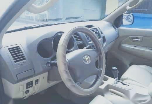 White Toyota Fortuner 2006 for sale in Automatic-7