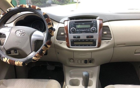 White Toyota Innova 2014 for sale in Angeles-5