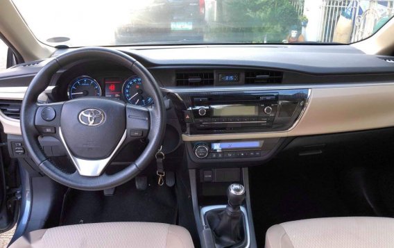 Sell 2015 Toyota Corolla in Quezon City-3