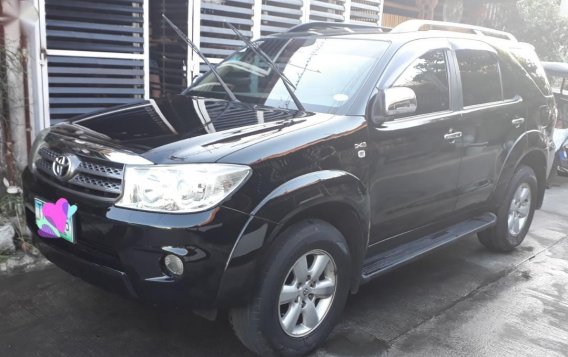 Black Toyota Fortuner 2011 for sale in Manual-1