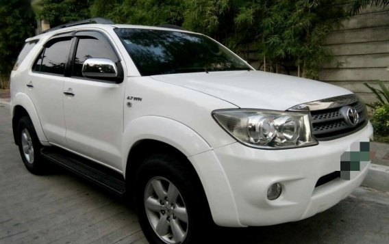 Selling White  Toyota Fortuner 2010 in Famy-1