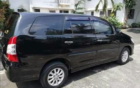 Black Toyota Innova 2012 for sale in Manual-2