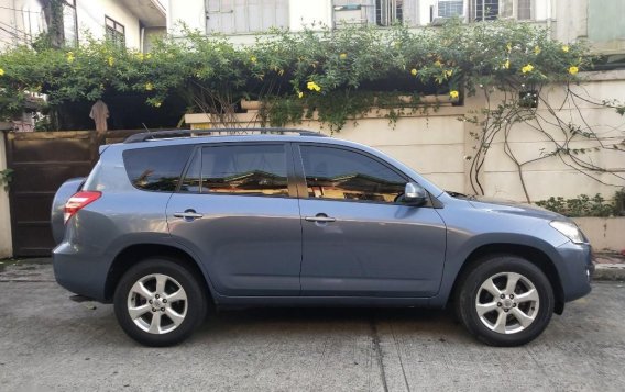 Blue Toyota Rav4 2011 for sale in Automatic-2
